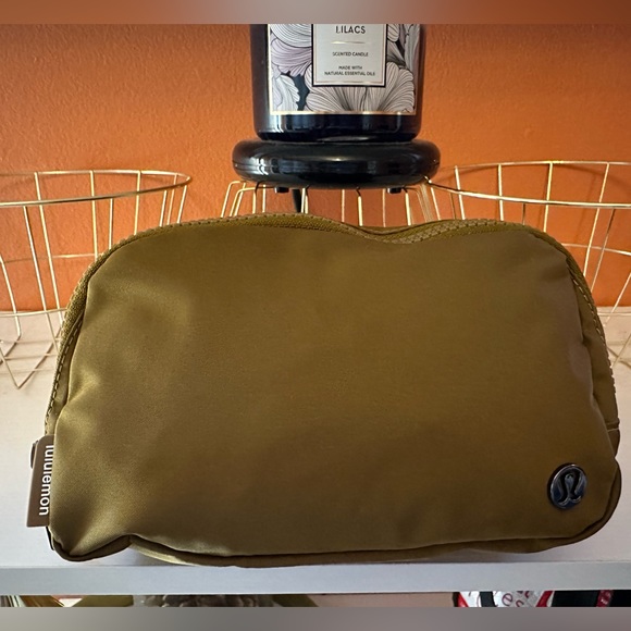LULULEMON Bundle (Belt Bag and 2 Recyclable Bags) (NWT) - Picture 8 of 11